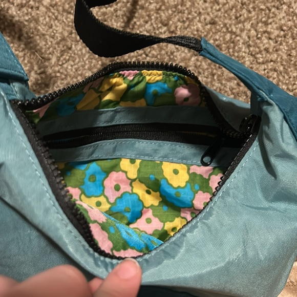 NWOT DEADSTOCK BAGGU SMALL NYLON SHOULDER BAG TEAL MIX - Picture 3 of 4
